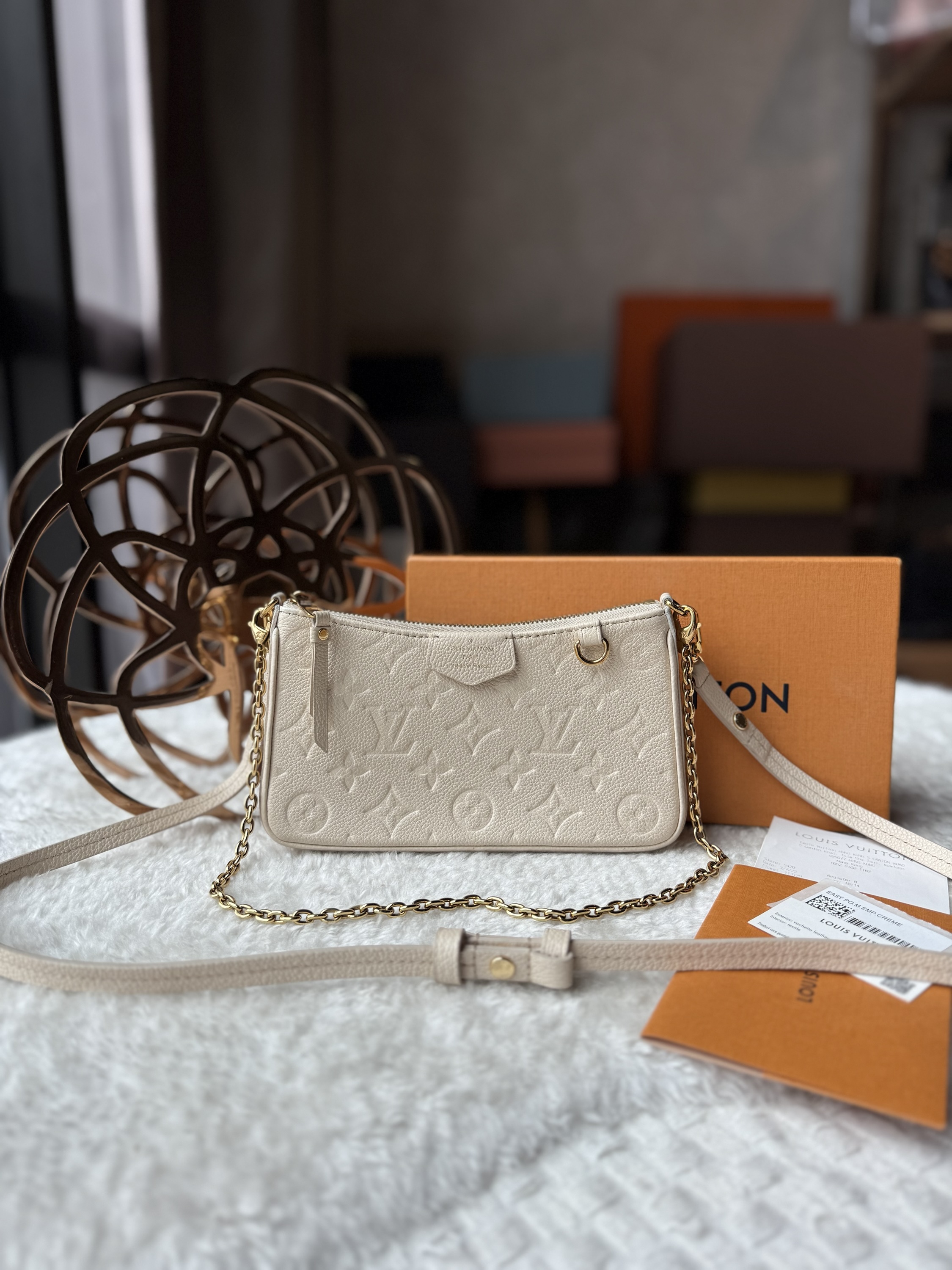 Lv easy pouch on strap