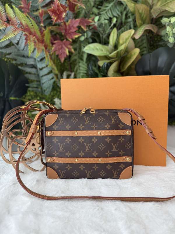 lv soft trunk messanger