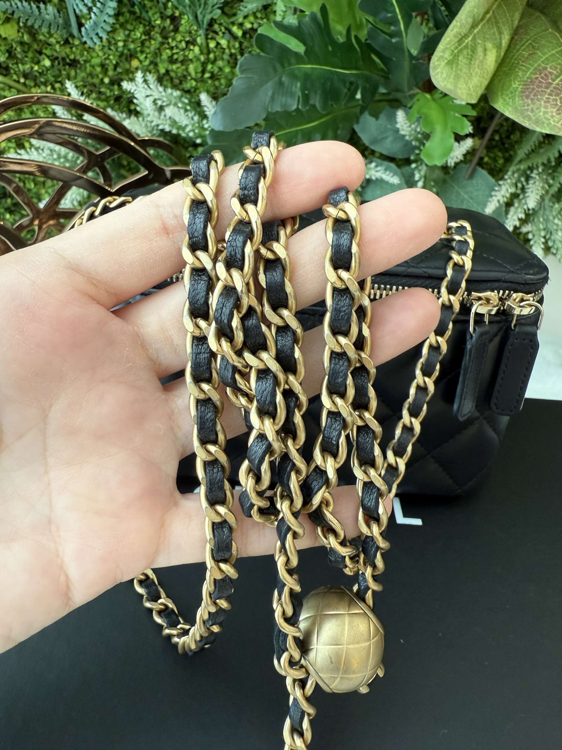 chanel vanity gold crush - Image 15