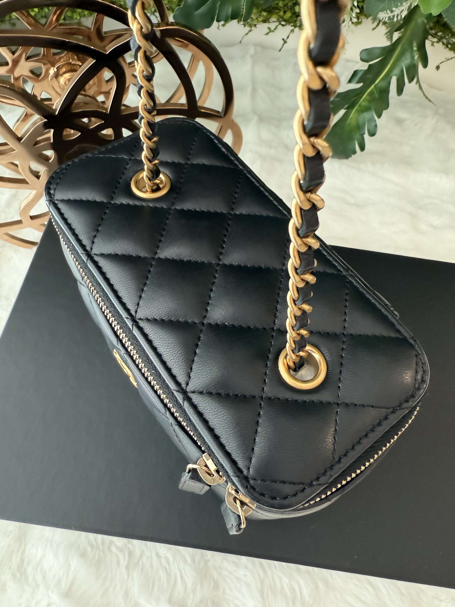 chanel vanity gold crush - Image 11