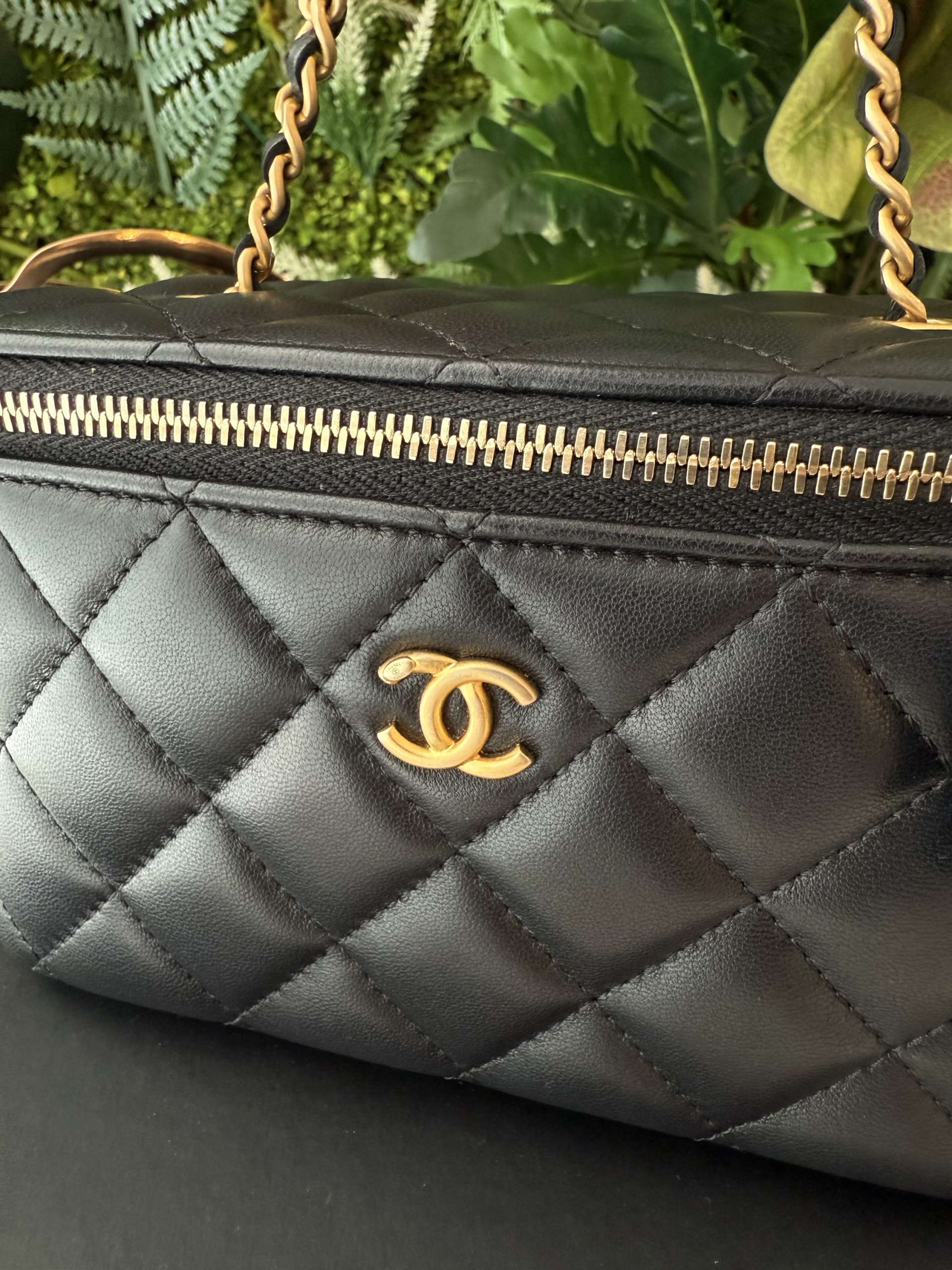 chanel vanity gold crush - Image 10