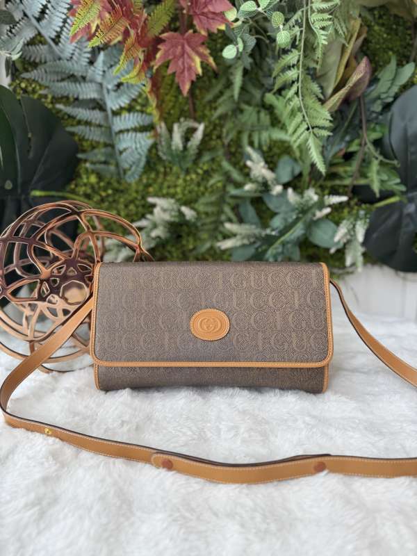 gucci vintage clutch bag
