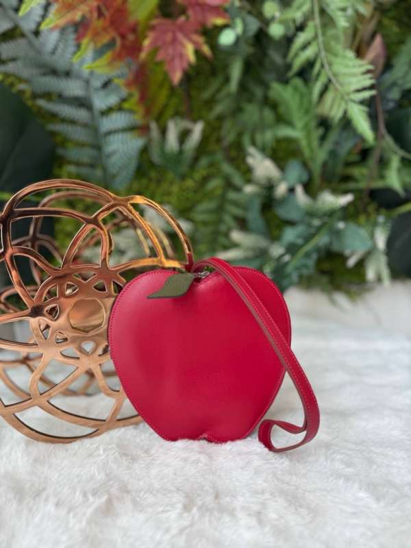 hermes pouchette pom