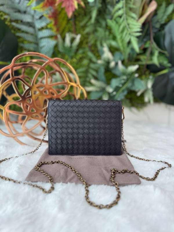 Bottega veneta intrecciato leather