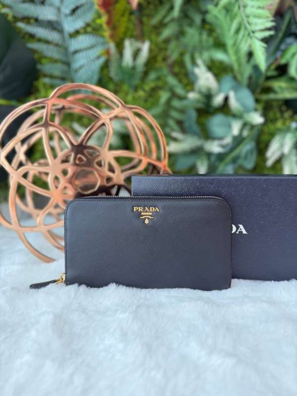 prada zipper wallet