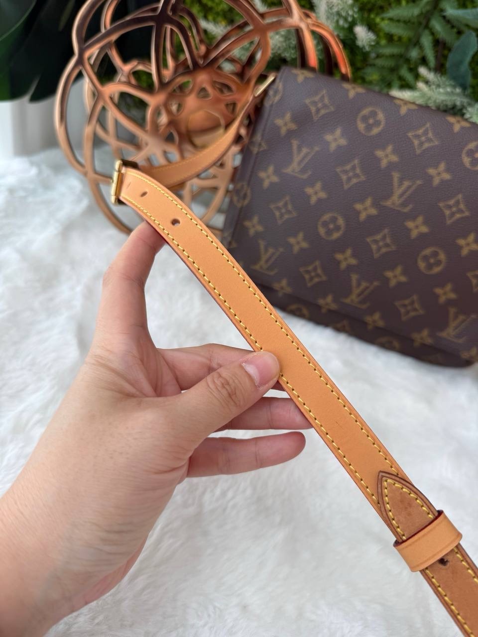 Lv musette tango shoulder bag - Image 5