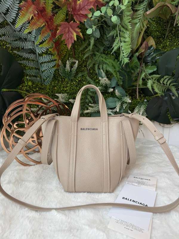 Balenciaga tote Xs