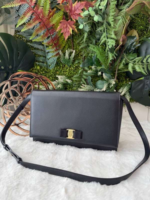 Ferragamo vara bow crossbody bag