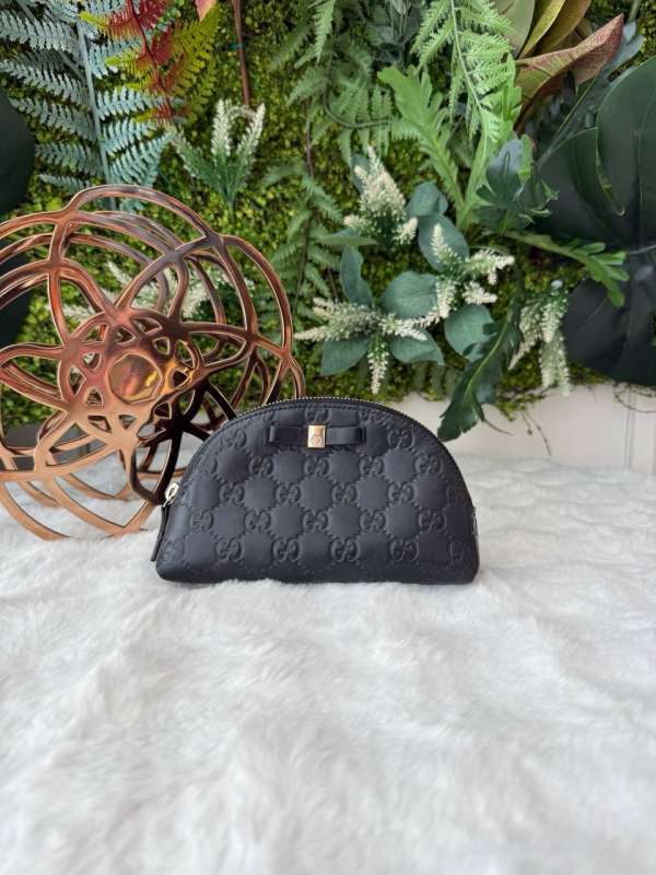 Gucci cosmetic pouch