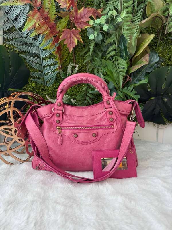 Balenciaga city