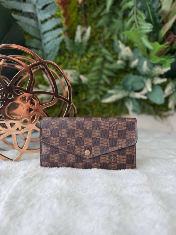 Lv sarah wallet