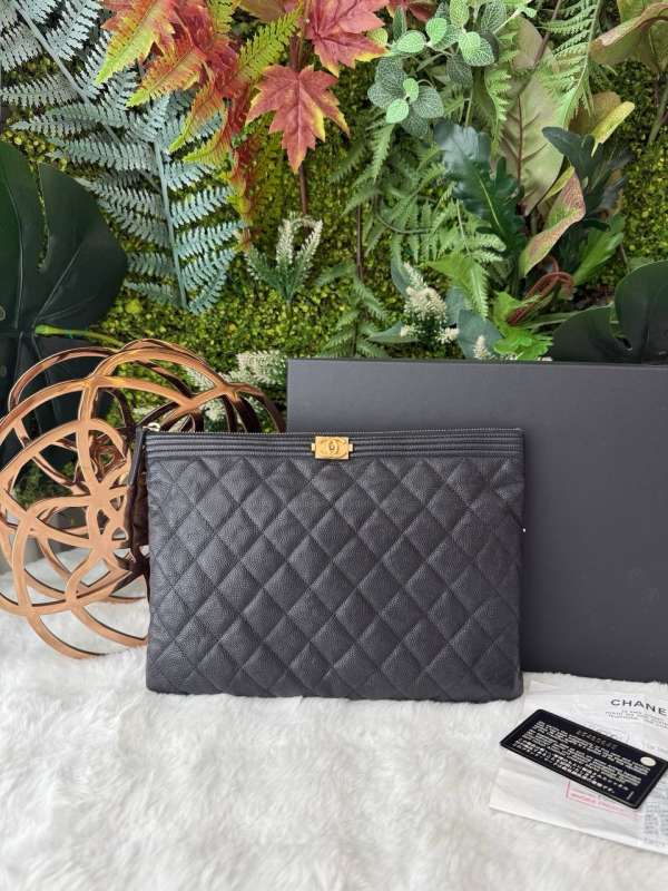 Chanel boy o case
