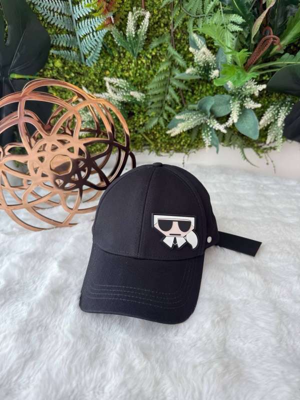 Karl lagerfeld hat