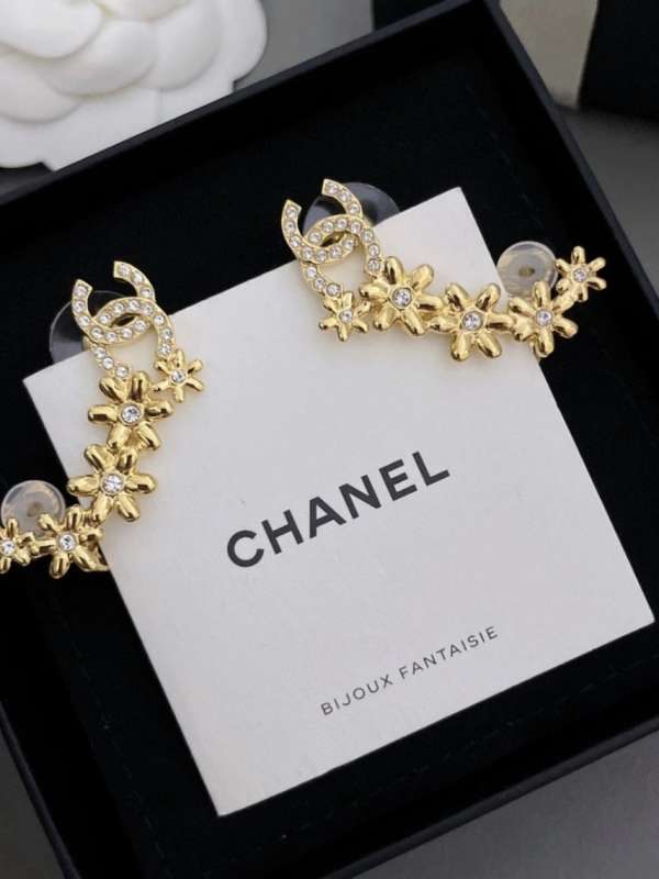 Chanel 23A cc logo earring